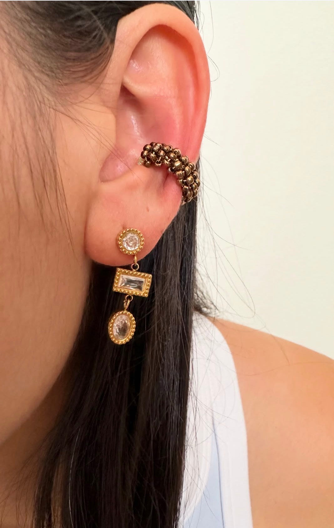 Elisa Earcuff